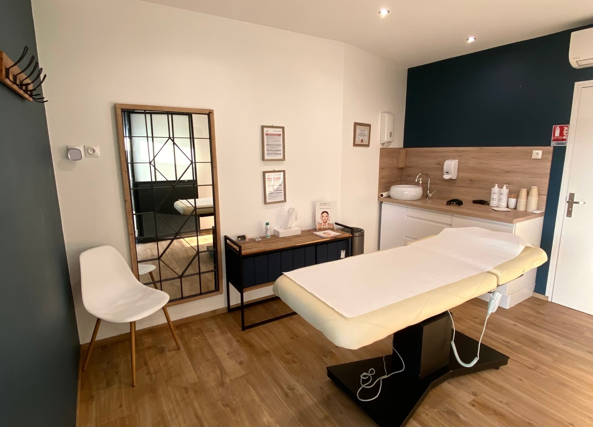 Cabine d’épilation définitive au laser chez Clin’Epil à Marcq-en-Barœul