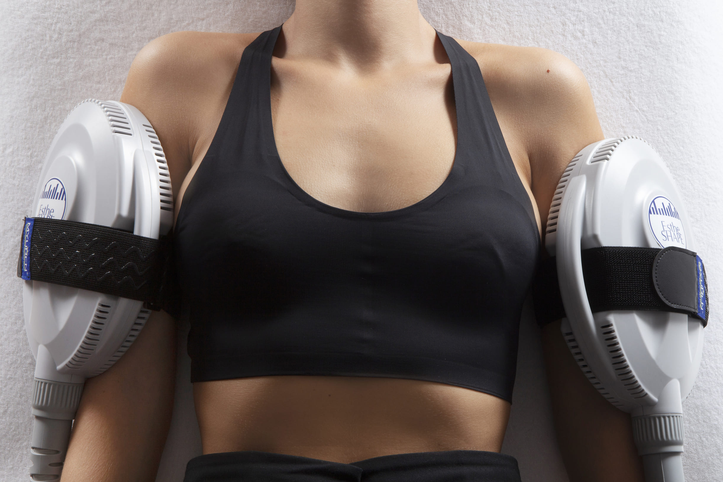 Soin EMS réalisé chez Clin’Epil, une technologie d’électrostimulation pour tonifier et raffermir le corps.